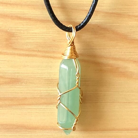 Green Aventurine  Natural Gemstone Hexagonal Point Gold Wire Wrapped Pendant - Picture 1 of 3